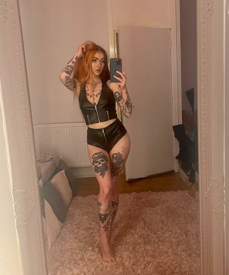 xo nicolavictoria onlyfans model