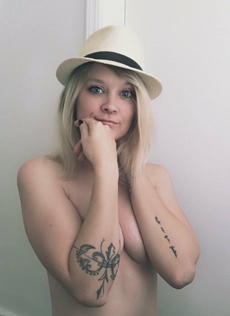 seeellieplay100 onlyfans leaked nudes