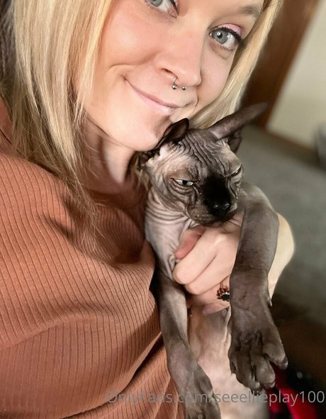 seeellieplay100 Profile image