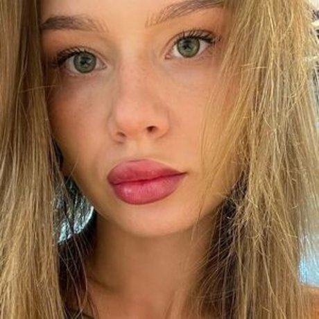 sayonaramollyfree only fans pic