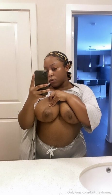 brittneyhoney onlyfans naked
