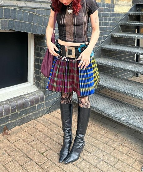 Lara Adkins onlyfans topless