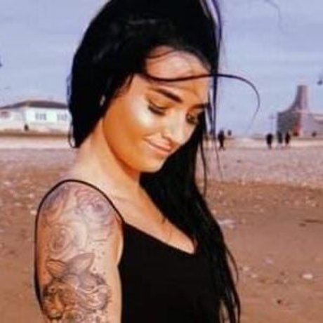 Sassyshaw ass onlyfans