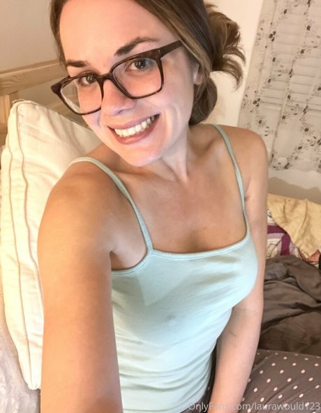 laurawould123 onlyfans fuck