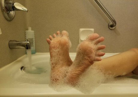 claratoes onlyfans nude leaks