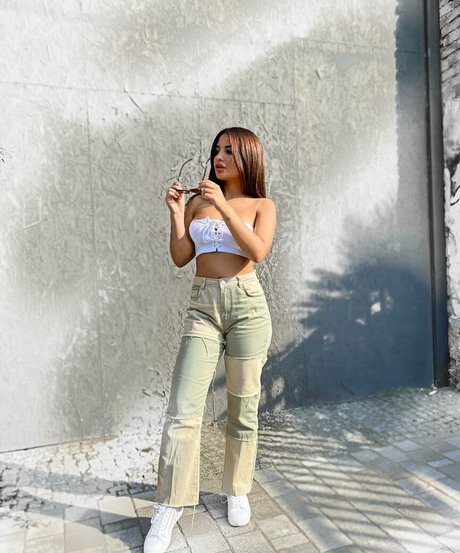 Helia Soltani boobs onlyfans