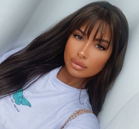 Helia Soltani is on onlyfans