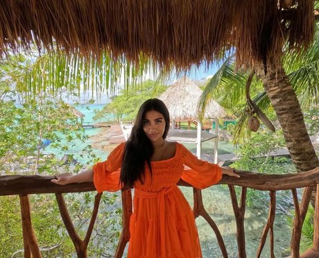 Helia Soltani onlyfans leaks