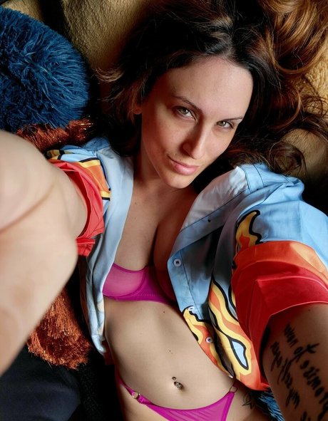 Evil Little Creature nude leaks onlyfans