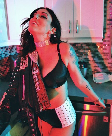 Evil Little Creature onlyfans leaks.