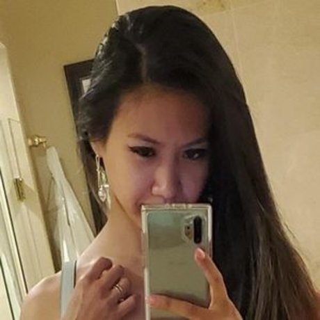 JuicyPinaypple nude onlyfans pics