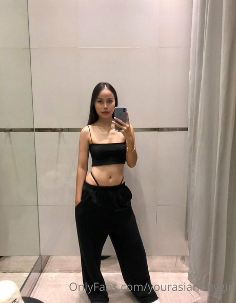 yourasianbbygirl naked leaked onlyfans