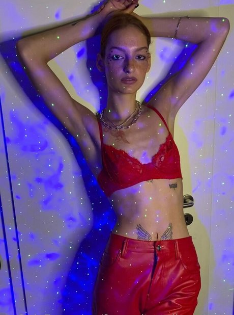 favouriteredheadbella onlyfans leakd