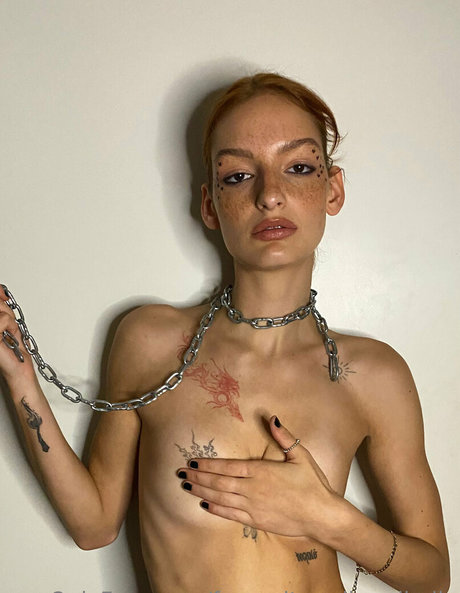 favouriteredheadbella nudes onlyfans leaks