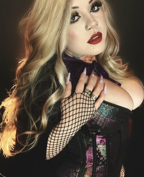 petite blonde onlyfans top gallery