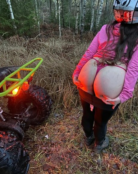 camillaisbored naked on onlyfans