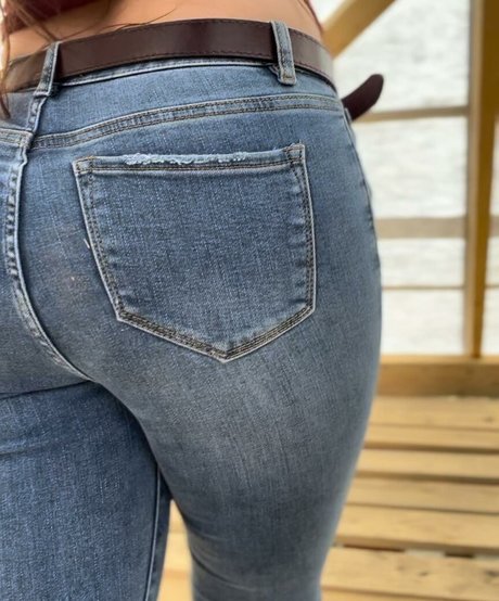 camillaisbored onlyfans leak ass