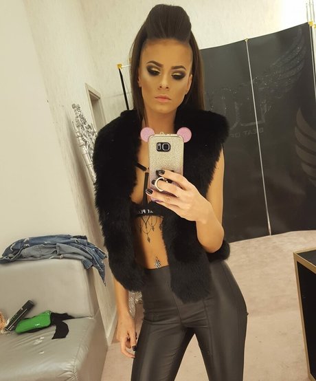 AndreeaNicoletaDinu onlyfans sextape leak