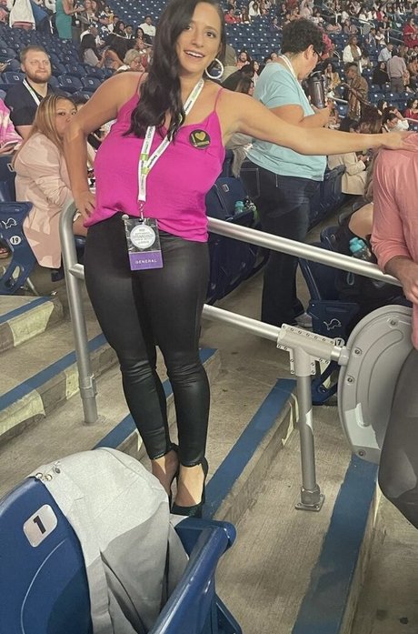 Sarah H onlyfans leaks naked