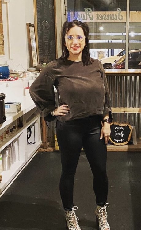 Sarah H onlyfans naked