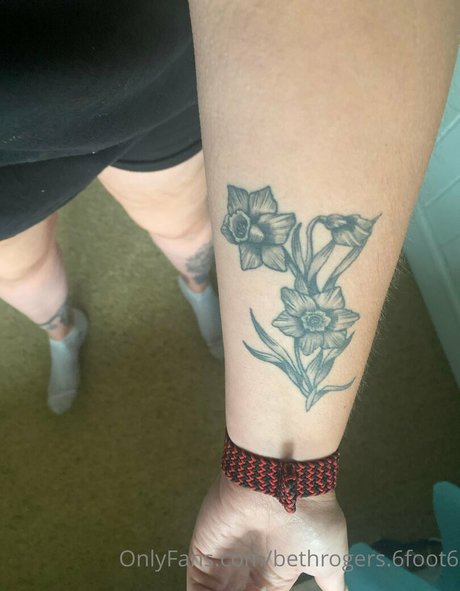 amazonbeth 6foot6 onlyfans model