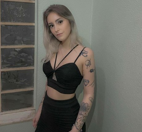 Daphne Palumbo naked only fans