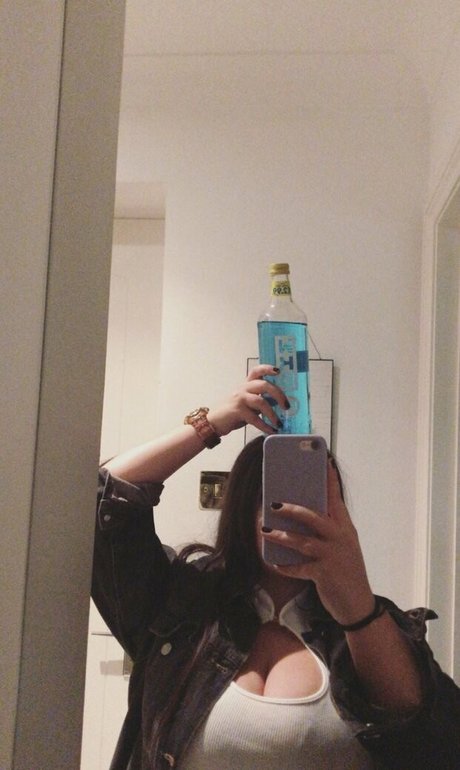 Isabellaell onlyfans picture