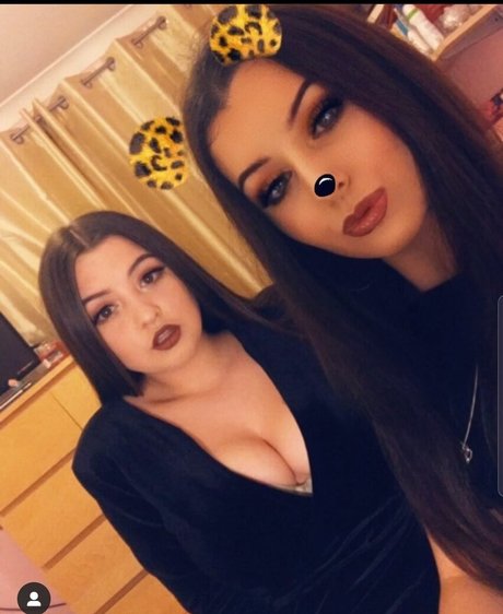 Isabellaell topless onlyfans