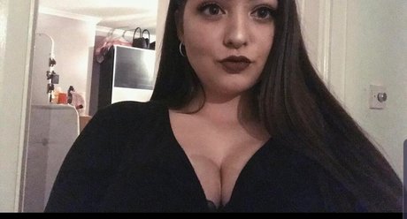 Isabellaell onlyfans naked pics