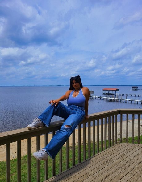 glasses onlyfans pretty plate