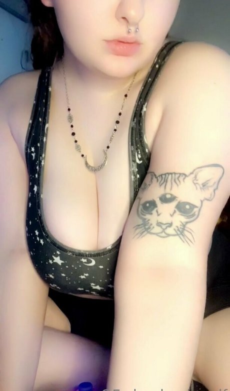 cheeky she elf onlyfans nude leak