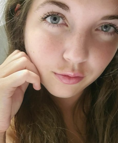 Lisa ASMR topless onlyfans