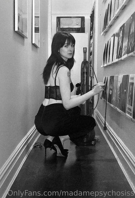 Madamepsychosiss nude on onlyfans