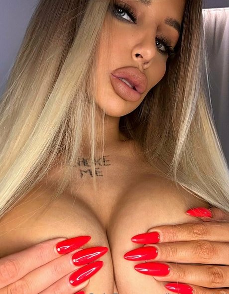 Laura Mezyk naked onlyfans