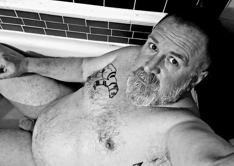 blonde cougar onlyfans sexy nude selfie