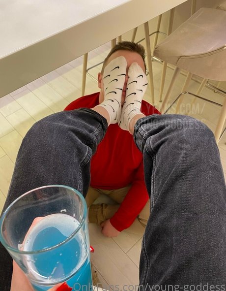 YoungGoddess onlyfans for free