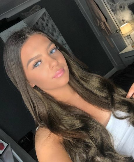 Connie Thompson leak onlyfans