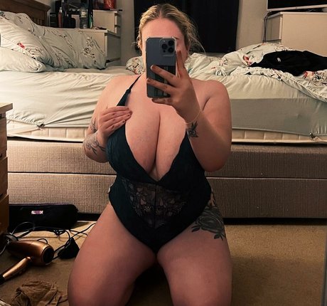 Emily Gillick onlyfans ass