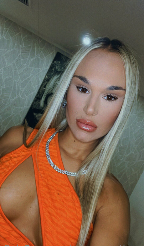 ariana santiago onlyfans tits