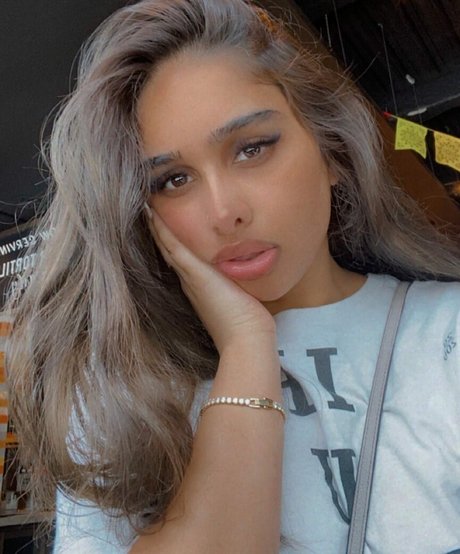 therealmeghnaa nude onlyfans leaks