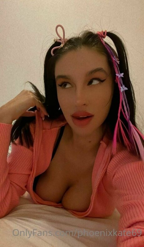 phoenixkate69 onlyfans striptease