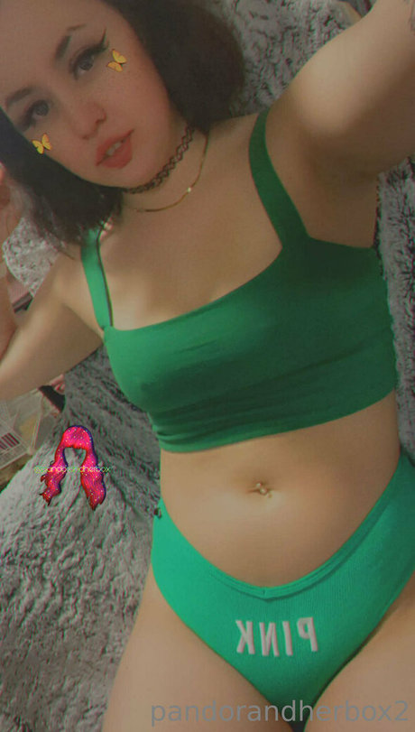 pandorandherbox2 sexy onlyfans