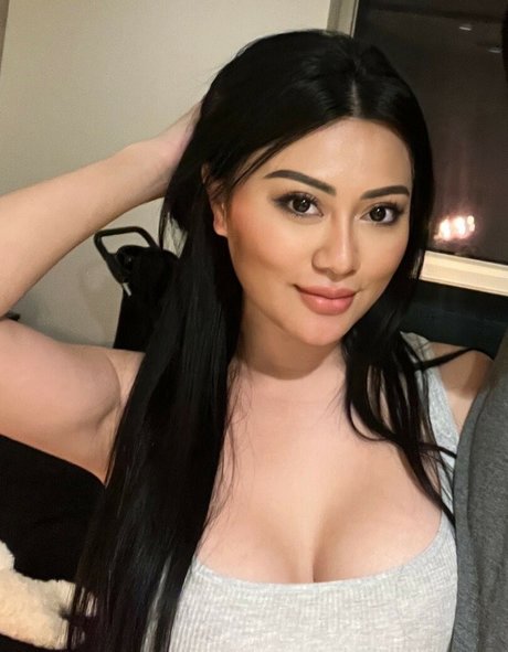 Cambodian onlyfans photo