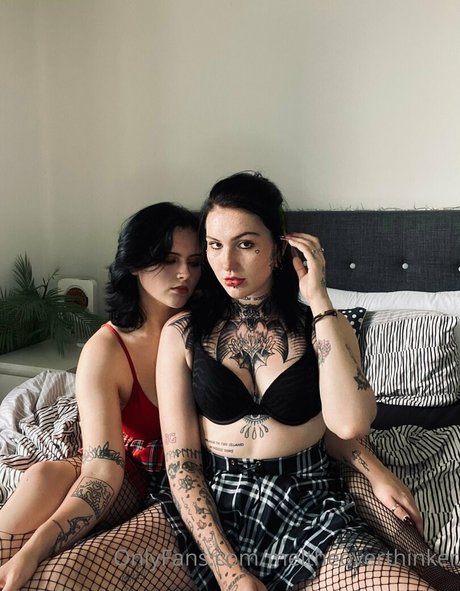 meltheoverthinker  selfie