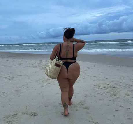 Antonia Waerea Adams onlyfans lesk