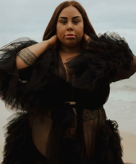 Antonia Waerea Adams onlyfans naked pics