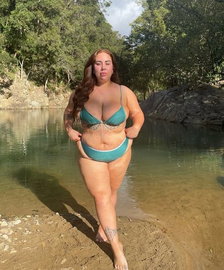 Antonia Waerea Adams onlyfans star