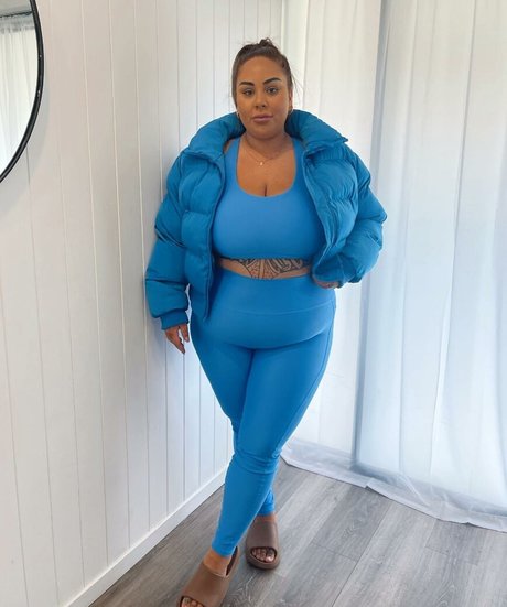 Antonia Waerea Adams onlyfans ass