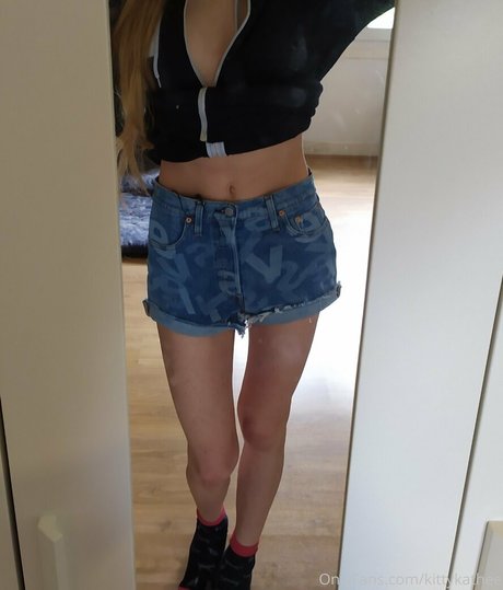 girl on girl onlyfans beautiful xxx self-portrait