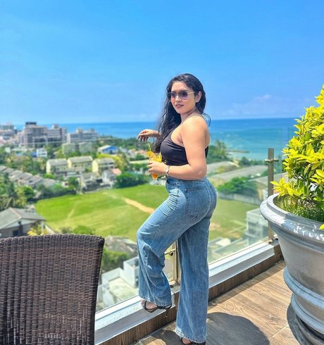 Nimesha Jayarathne only fans naked